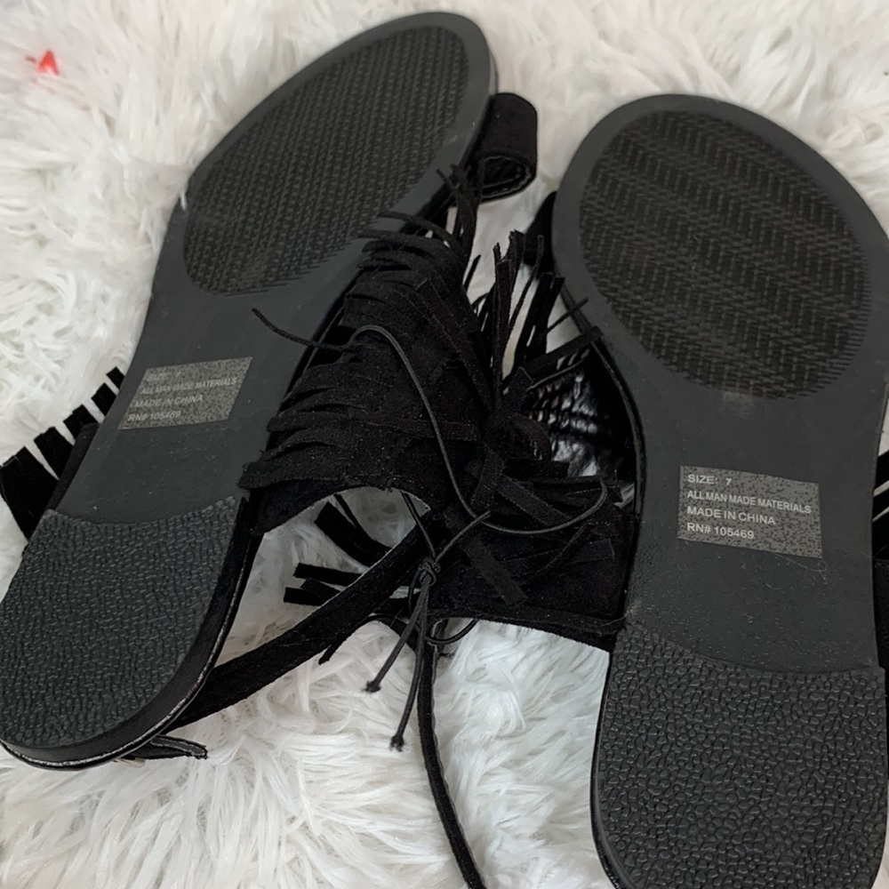 Olivia Miller Black Fringed Sandals- NWT - Picture 7 of 8